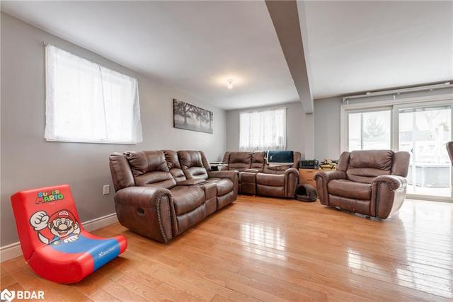 1 Mccuaig Court, House detached with 3 bedrooms, 2 bathrooms and 4 parking in Barrie ON | Image 14