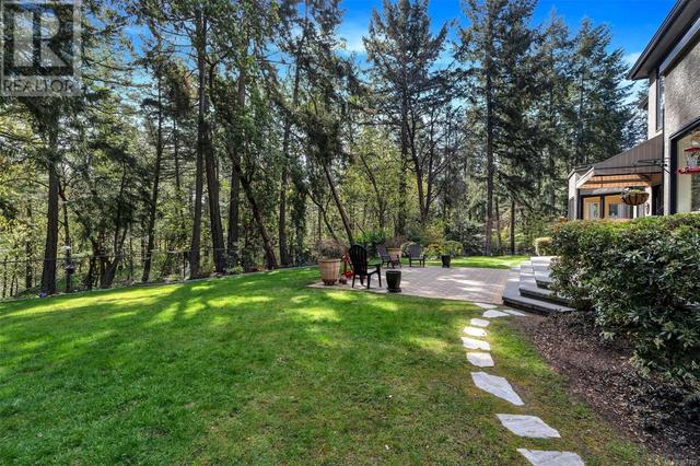 4533 Pheasantwood Terr, House detached with 3 bedrooms, 3 bathrooms and 6 parking in Saanich BC | Image 60