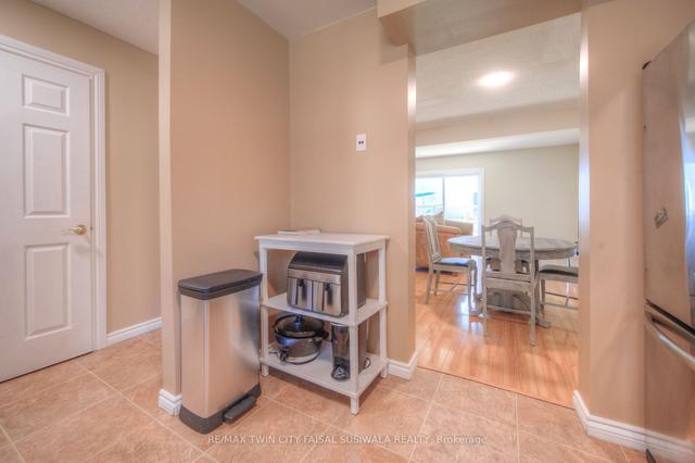 11 - 255 Northlake Dr, Townhouse with 3 bedrooms, 2 bathrooms and 1 parking in Waterloo ON | Image 23