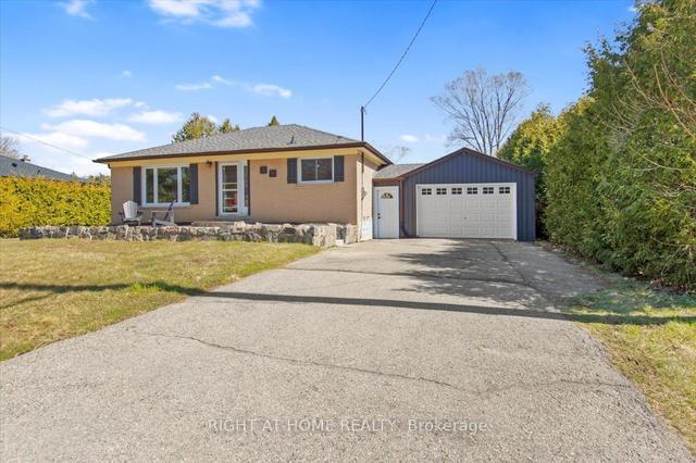 19 Torian Ave, House detached with 3 bedrooms, 2 bathrooms and 3 parking in Whitby ON | Image 21