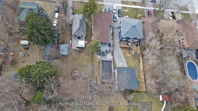 93 Poplar Rd, House detached with 2 bedrooms, 2 bathrooms and 4 parking in Toronto ON | Image 31