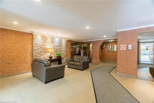305 - 1100 Jalna Boulevard, House attached with 2 bedrooms, 1 bathrooms and null parking in London ON | Image 14