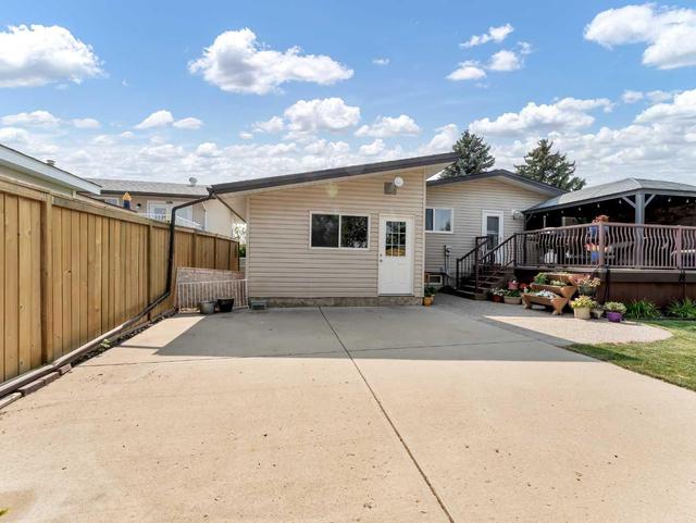 60 Cameron Road Se, House detached with 4 bedrooms, 2 bathrooms and 4 parking in Medicine Hat AB | Image 45