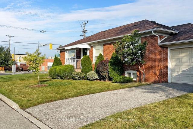 2 Kellyvale Rd, House detached with 3 bedrooms, 2 bathrooms and 4 parking in Toronto ON | Image 12