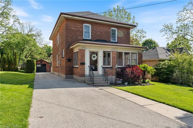 25 St Andrew Street, House detached with 4 bedrooms, 1 bathrooms and 4 parking in Brant ON | Image 1