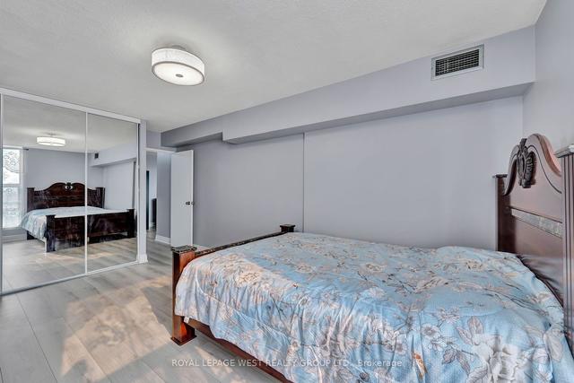305 - 25 Kensington Rd, Condo with 1 bedrooms, 1 bathrooms and 1 parking in Brampton ON | Image 3
