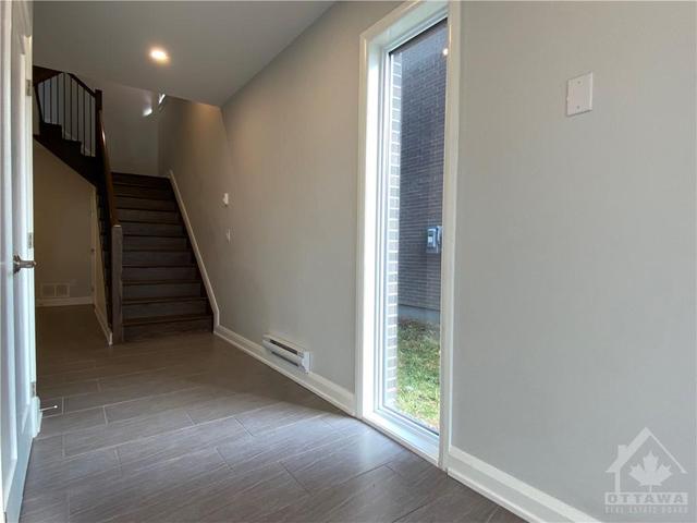 173 Boundstone Way, Townhouse with 4 bedrooms, 4 bathrooms and 2 parking in Ottawa ON | Image 3