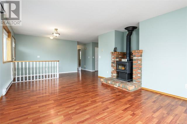 1630 Foxxwood Dr, House detached with 4 bedrooms, 2 bathrooms and 4 parking in Comox BC | Image 5
