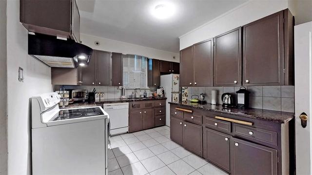 445 Oriole Pkwy, House detached with 6 bedrooms, 4 bathrooms and 5 parking in Toronto ON | Image 23