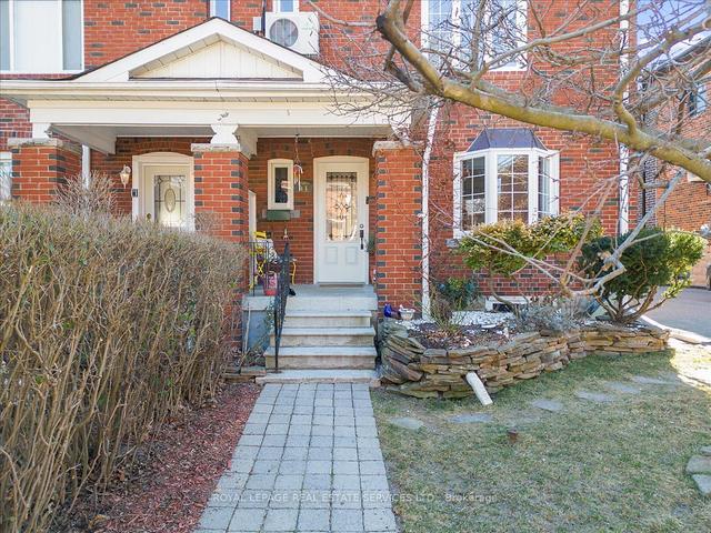 41 Elvina Gdns, House semidetached with 3 bedrooms, 2 bathrooms and 4 parking in Toronto ON | Image 12