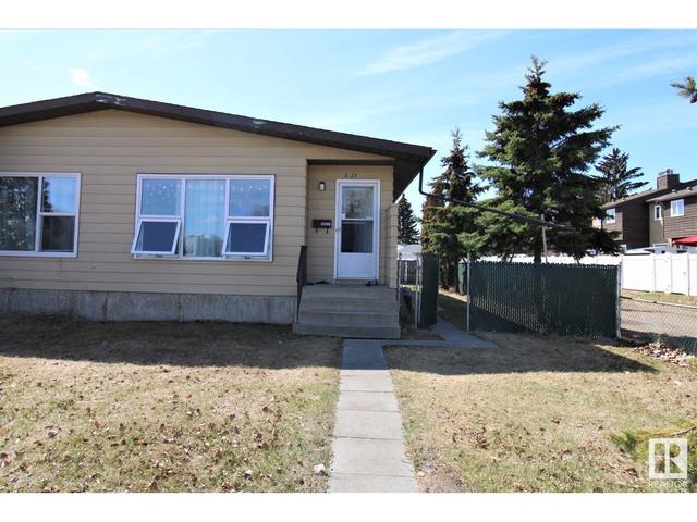 3021 139 Av Nw, House semidetached with 4 bedrooms, 2 bathrooms and null parking in Edmonton AB | Image 2