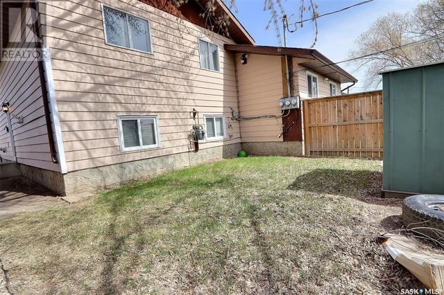 861 7th Street E, House semidetached with 4 bedrooms, 2 bathrooms and null parking in Prince Albert SK | Image 26