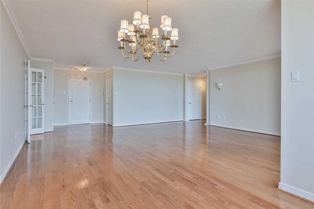 1608 - 1 Clark Ave, Condo with 2 bedrooms, 2 bathrooms and 1 parking in Vaughan ON | Image 3