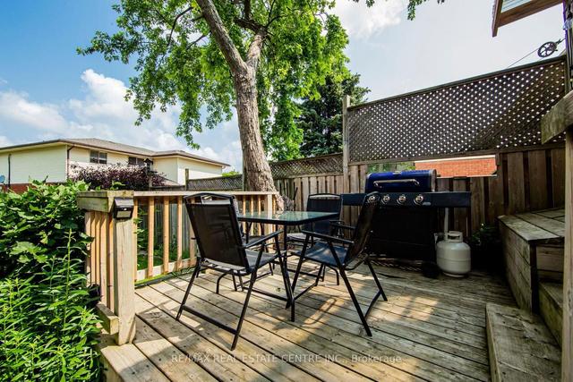 8 Marcon Crt, House semidetached with 3 bedrooms, 2 bathrooms and 4 parking in Kitchener ON | Image 31