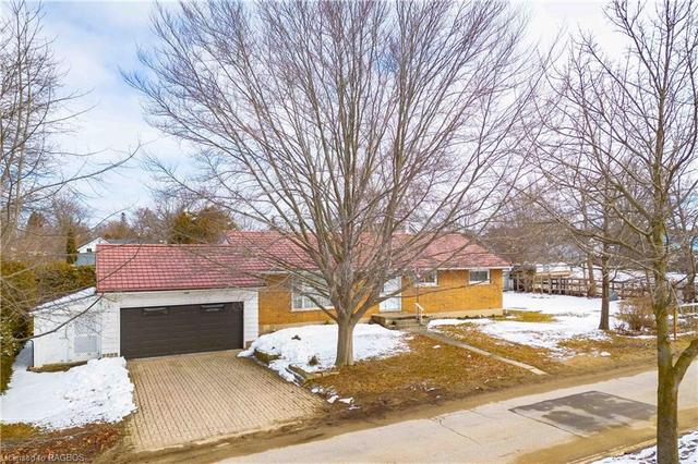 553 Johnston Avenue, House detached with 3 bedrooms, 1 bathrooms and null parking in Saugeen Shores ON | Image 40