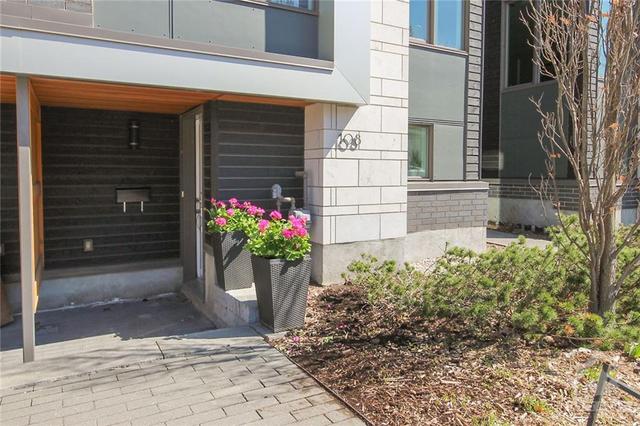108 Greenfield Avenue, Townhouse with 3 bedrooms, 3 bathrooms and 2 parking in Ottawa ON | Image 3