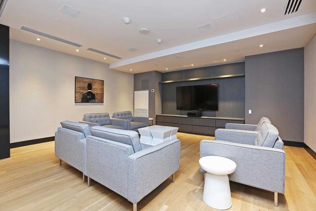 1004 - 30 Roehampton Ave, Condo with 1 bedrooms, 1 bathrooms and 0 parking in Toronto ON | Image 14