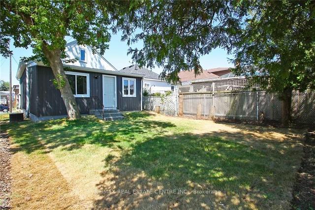 35 Delena Ave S, House detached with 3 bedrooms, 2 bathrooms and 1 parking in Hamilton ON | Image 28