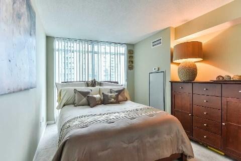 1810 - 215 Fort York Blvd, Condo with 2 bedrooms, 2 bathrooms and 1 parking in Toronto ON | Image 9
