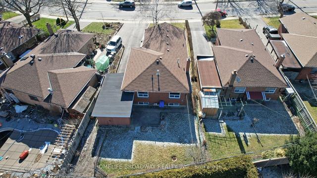 54 Lowcrest Blvd, House detached with 3 bedrooms, 4 bathrooms and 4 parking in Toronto ON | Image 29