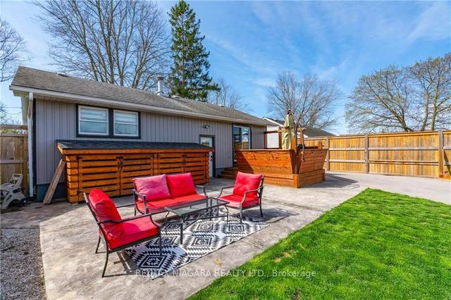3848 Disher St, House detached with 2 bedrooms, 2 bathrooms and 13 parking in Fort Erie ON | Image 20