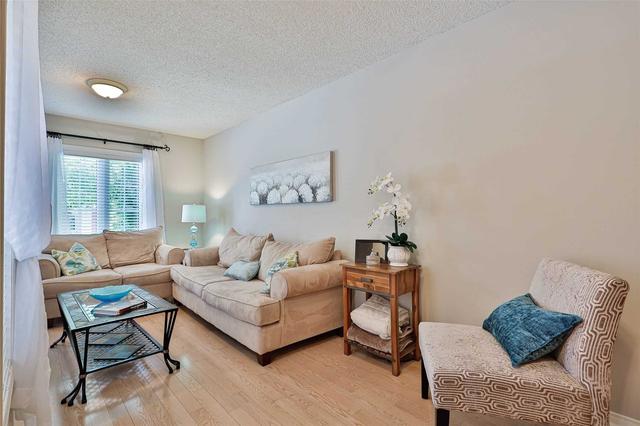 15 Louana Cres, Townhouse with 3 bedrooms, 3 bathrooms and 3 parking in Vaughan ON | Image 38