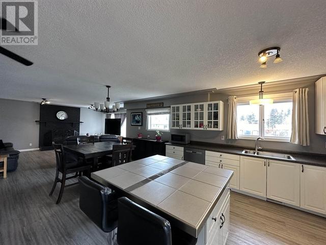 10219 104 Avenue, House detached with 3 bedrooms, 2 bathrooms and null parking in Fort St. John BC | Image 7