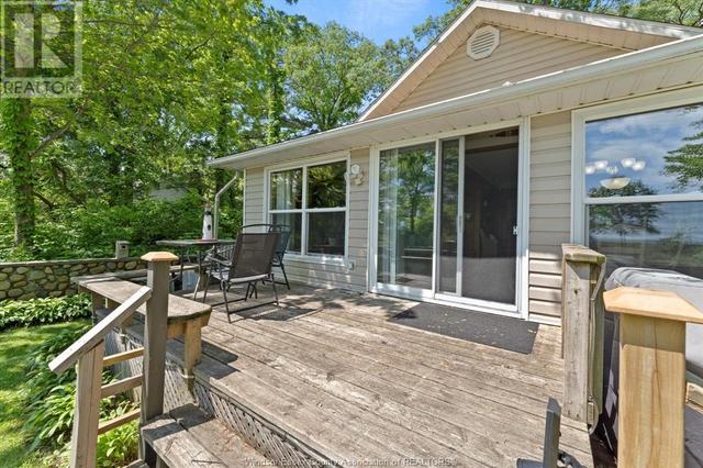 17520 Lakeshore Road, House detached with 2 bedrooms, 1 bathrooms and null parking in Chatham Kent ON | Image 26