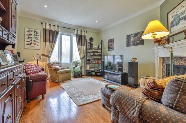 480 Kenneth Ave, House detached with 4 bedrooms, 4 bathrooms and 4 parking in Toronto ON | Image 34