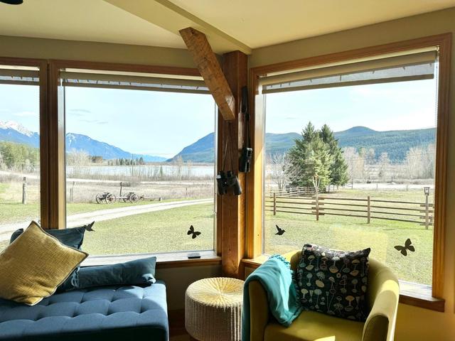 4423 Highway 95, House detached with 3 bedrooms, 2 bathrooms and null parking in Columbia Shuswap A BC | Image 10
