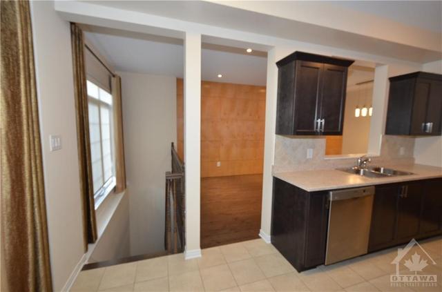 704 Treadway Private, Townhouse with 3 bedrooms, 3 bathrooms and 2 parking in Ottawa ON | Image 12