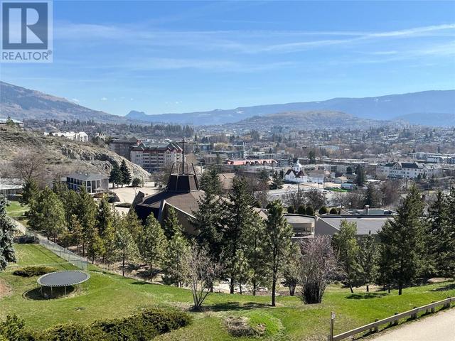 3808 - 35 Avenue Unit# 301, Condo with 2 bedrooms, 2 bathrooms and 1 parking in Vernon BC | Image 2