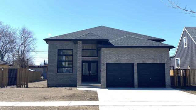 3425 Riberdy Rd, House detached with 3 bedrooms, 2 bathrooms and 4 parking in Windsor ON | Image 1