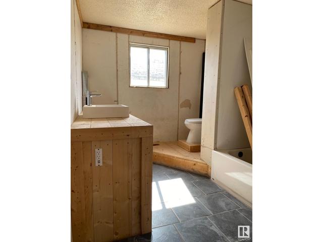 4712 50 St, House other with 2 bedrooms, 1 bathrooms and 4 parking in Westlock County AB | Image 13