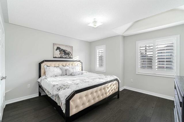 17 Amy Ave, House detached with 3 bedrooms, 4 bathrooms and 4 parking in Brampton ON | Image 10