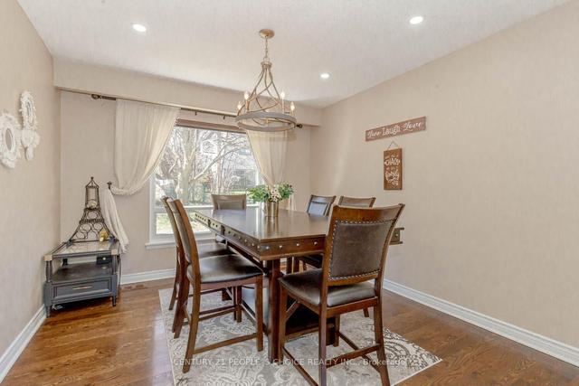 10 Mansfield St, House detached with 4 bedrooms, 3 bathrooms and 6 parking in Brampton ON | Image 38