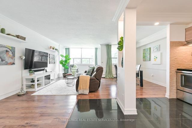 214 - 451 The West Mall, Condo with 2 bedrooms, 1 bathrooms and 1 parking in Toronto ON | Image 1