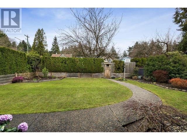 779 E 29th Street, House detached with 5 bedrooms, 4 bathrooms and 4 parking in North Vancouver BC | Image 2