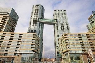3715 - 21 Iceboat Terr, Condo with 1 bedrooms, 1 bathrooms and 1 parking in Toronto ON | Image 1