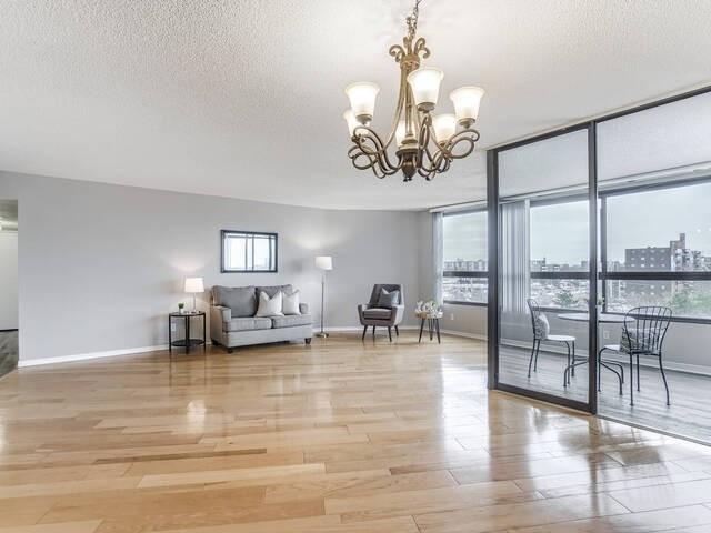 704 - 1300 Bloor St, Condo with 2 bedrooms, 2 bathrooms and 1 parking in Mississauga ON | Image 2