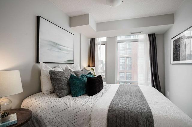 1216 - 525 Adelaide St W, Condo with 3 bedrooms, 2 bathrooms and 1 parking in Toronto ON | Image 17