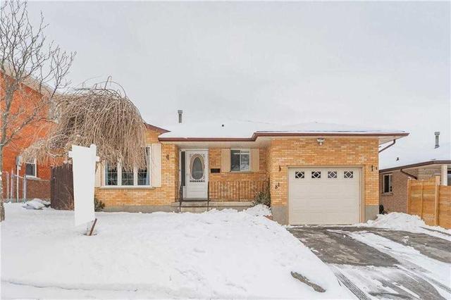81 Taylor Ave, House detached with 2 bedrooms, 2 bathrooms and 3 parking in Cambridge ON | Image 1