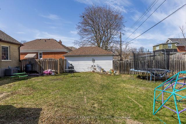36 Ephgrave Blvd, House detached with 2 bedrooms, 1 bathrooms and 2 parking in Peterborough ON | Image 30
