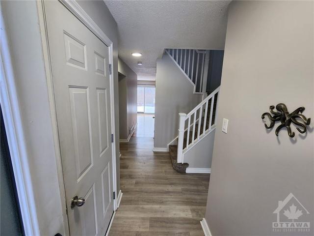 1147 Millwood Court, Townhouse with 3 bedrooms, 3 bathrooms and 2 parking in Ottawa ON | Image 2