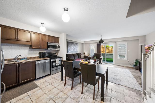 19 Kingsbury Sq, Townhouse with 3 bedrooms, 3 bathrooms and 2 parking in Guelph ON | Image 30