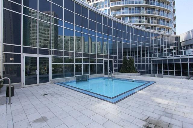 1112 - 8 York St, Condo with 2 bedrooms, 2 bathrooms and 1 parking in Toronto ON | Image 26