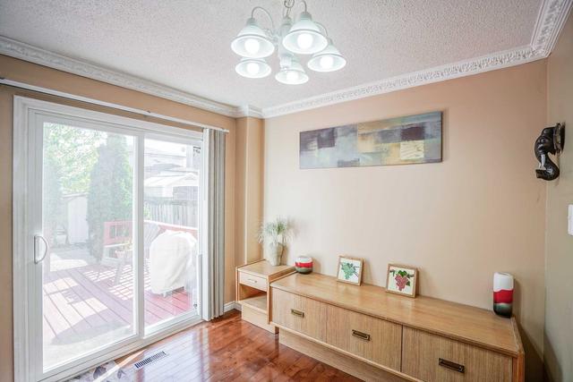 89 Cabernet Circ, House detached with 3 bedrooms, 2 bathrooms and 3 parking in Toronto ON | Image 8