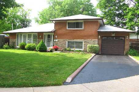 30 Fordover Dr, House detached with 3 bedrooms, 2 bathrooms and 2 parking in Toronto ON | Image 9