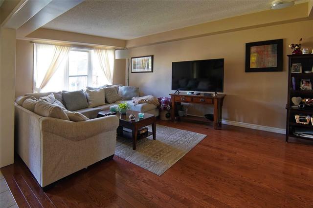 164 John W. Taylor Ave, House attached with 3 bedrooms, 3 bathrooms and 2 parking in New Tecumseth ON | Image 2