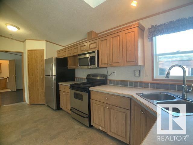 5925 Willow Dr, House other with 3 bedrooms, 2 bathrooms and null parking in Boyle AB | Image 3